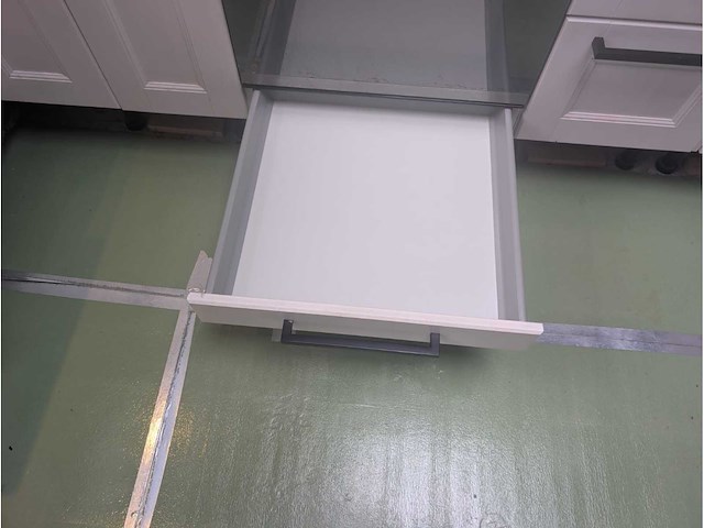 Keuken met apparatuur - afbeelding 16 van  27