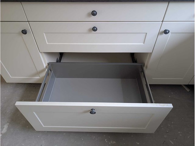 Keuken met apparatuur - afbeelding 6 van  34