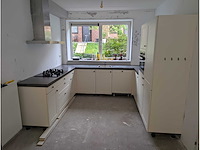 Keuken met apparatuur - afbeelding 1 van  34