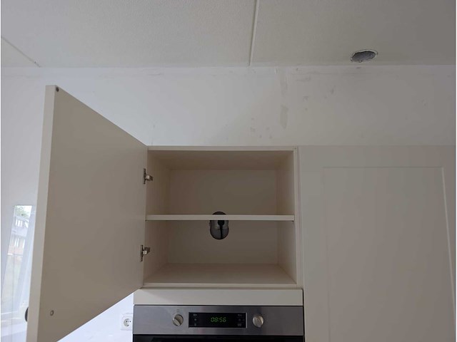 Keuken met apparatuur - afbeelding 19 van  34