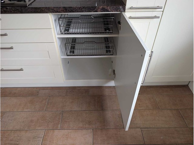 Keuken met apparatuur - afbeelding 5 van  27