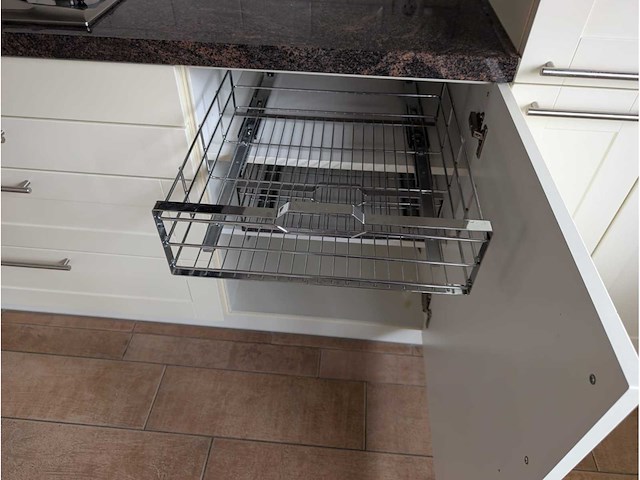 Keuken met apparatuur - afbeelding 10 van  27