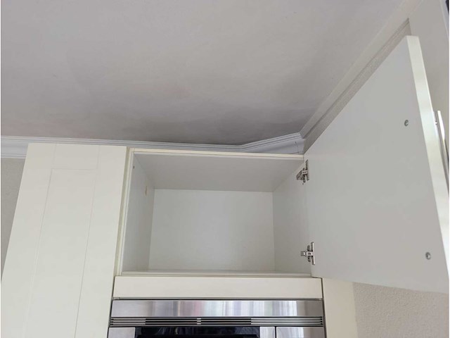 Keuken met apparatuur - afbeelding 14 van  27