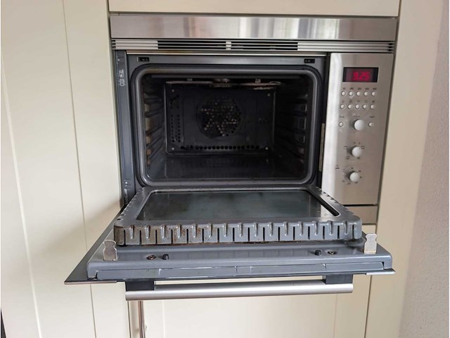 Keuken met apparatuur - afbeelding 17 van  27