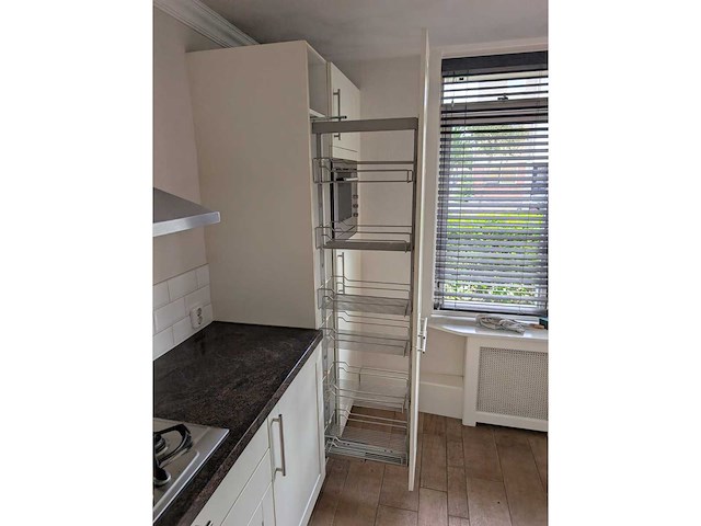 Keuken met apparatuur - afbeelding 18 van  27