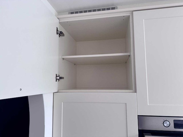Keuken met apparatuur - afbeelding 22 van  28