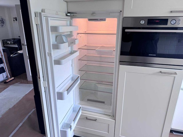 Keuken met apparatuur - afbeelding 23 van  28