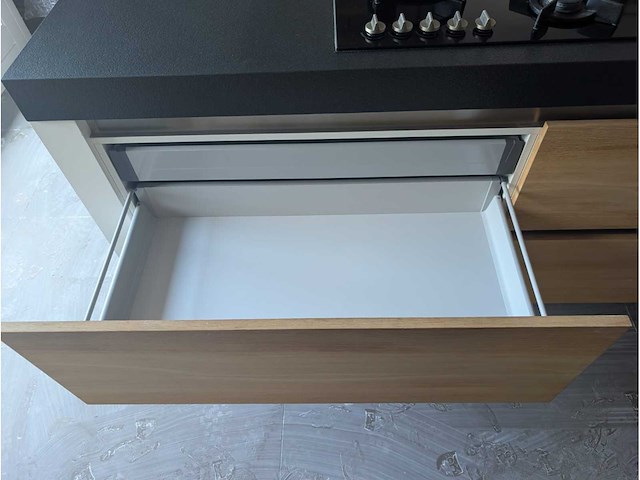 Keuken met apparatuur - afbeelding 16 van  38