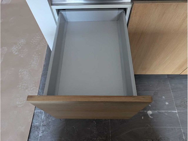 Keuken met apparatuur - afbeelding 12 van  38