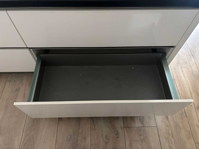 Keuken met apparatuur - afbeelding 3 van  27