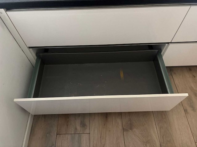 Keuken met apparatuur - afbeelding 7 van  27