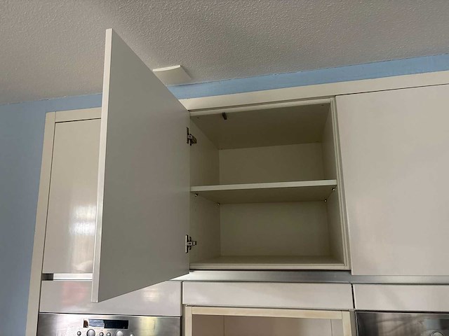 Keuken met apparatuur - afbeelding 15 van  27