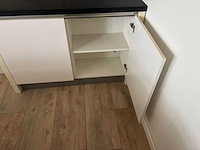Keuken met apparatuur - afbeelding 12 van  27
