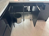Keuken met apparatuur - afbeelding 14 van  27
