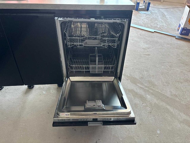 Keuken met apparatuur - afbeelding 17 van  27