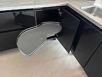 Keuken met apparatuur - afbeelding 19 van  27