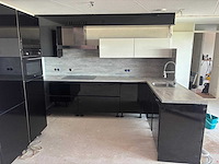 Keuken met apparatuur - afbeelding 24 van  27