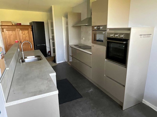 Keuken met apparatuur - afbeelding 1 van  39