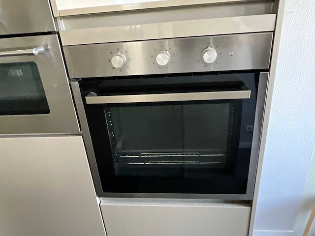 Keuken met apparatuur - afbeelding 18 van  39