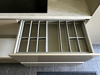 Keuken met apparatuur - afbeelding 25 van  39