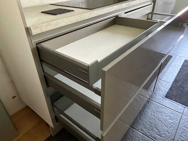 Keuken met apparatuur - afbeelding 36 van  39
