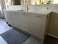 Keuken met apparatuur - afbeelding 37 van  39