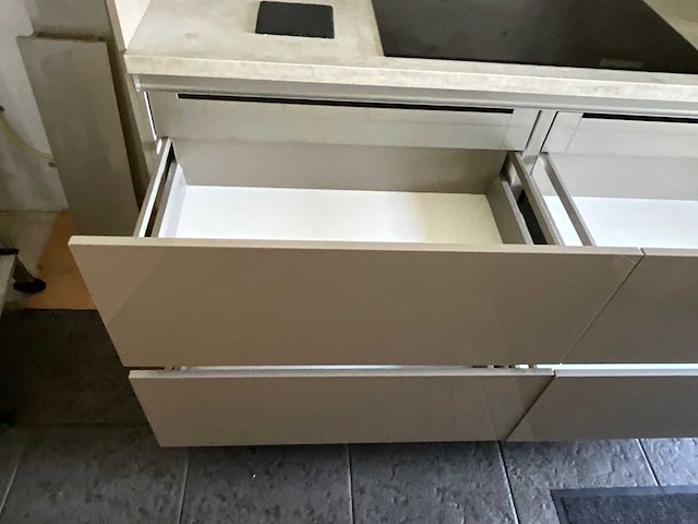 Keuken met apparatuur - afbeelding 38 van  39