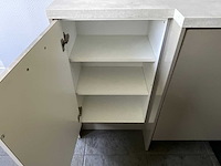 Keuken met apparatuur - afbeelding 39 van  39