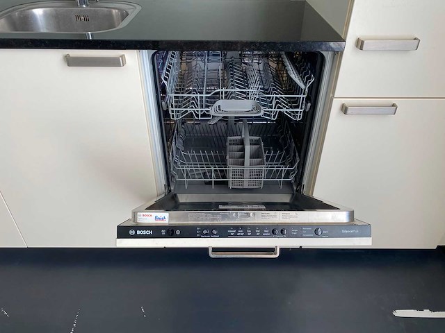 Keuken met apparatuur - afbeelding 20 van  26