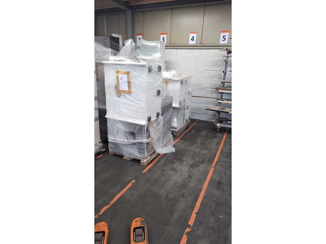 Keuken met apparatuur - afbeelding 20 van  27