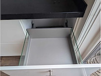 Keuken met apparatuur - afbeelding 12 van  27
