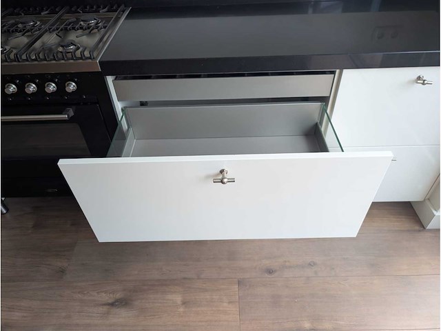 Keuken met apparatuur - afbeelding 22 van  27