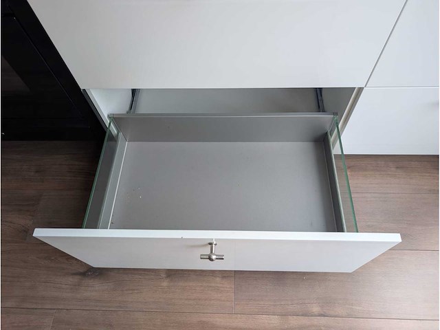 Keuken met apparatuur - afbeelding 23 van  27
