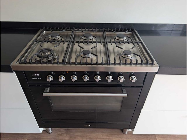 Keuken met apparatuur - afbeelding 26 van  27