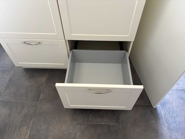 Keuken met apparatuur - afbeelding 8 van  28