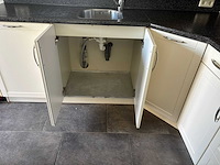 Keuken met apparatuur - afbeelding 19 van  28