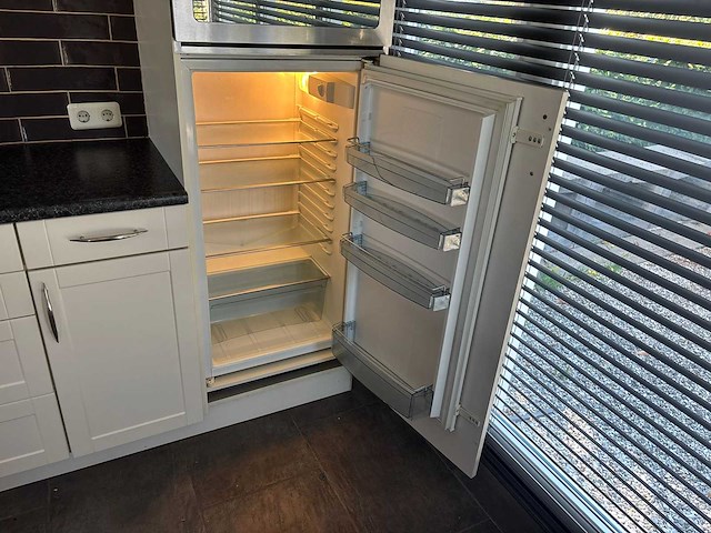 Keuken met apparatuur - afbeelding 27 van  28