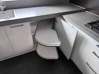 Keuken met apparatuur - afbeelding 4 van  16