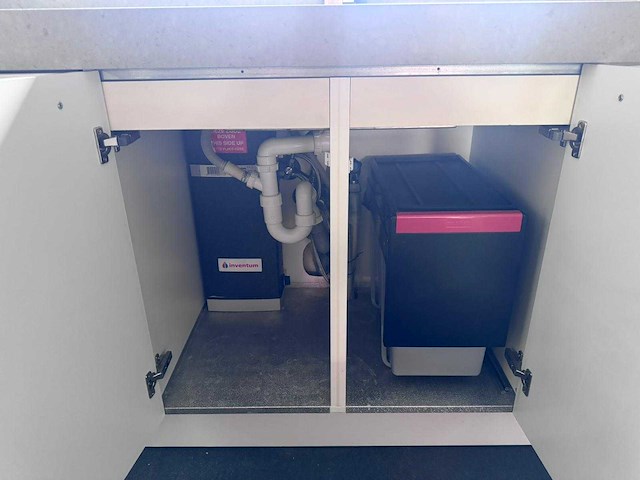 Keuken met apparatuur - afbeelding 6 van  16