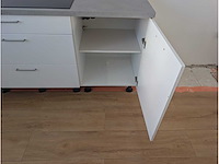Keuken met apparatuur - afbeelding 3 van  22