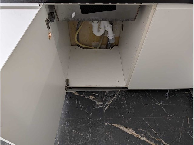 Keuken met apparatuur - afbeelding 6 van  11