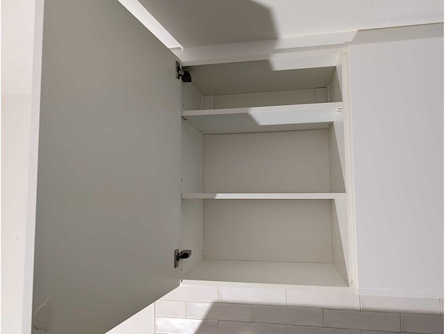 Keuken met apparatuur - afbeelding 10 van  11
