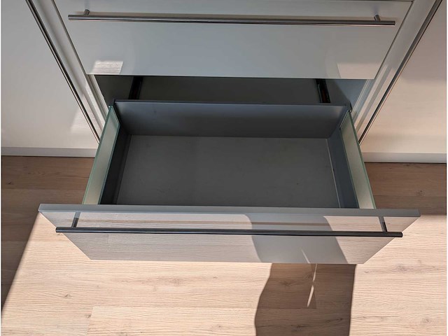 Keuken met apparatuur - afbeelding 10 van  23