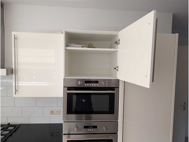 Keuken met apparatuur - afbeelding 18 van  23