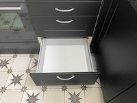 Keuken met apparatuur - afbeelding 9 van  26