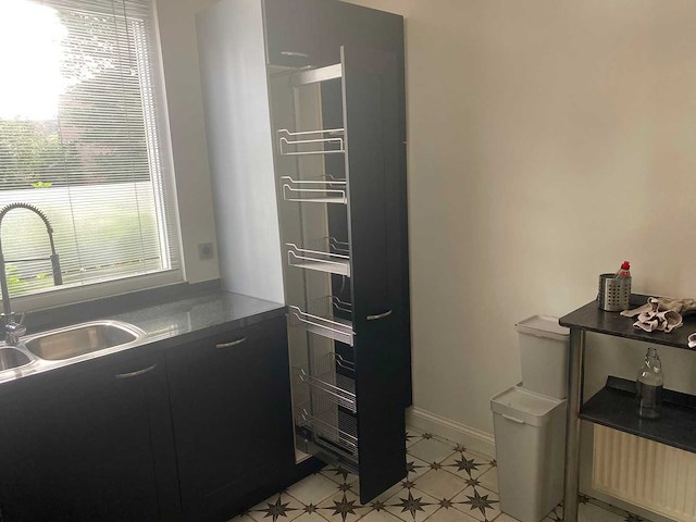 Keuken met apparatuur - afbeelding 12 van  26