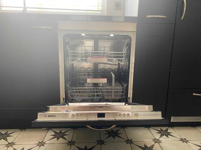Keuken met apparatuur - afbeelding 13 van  26