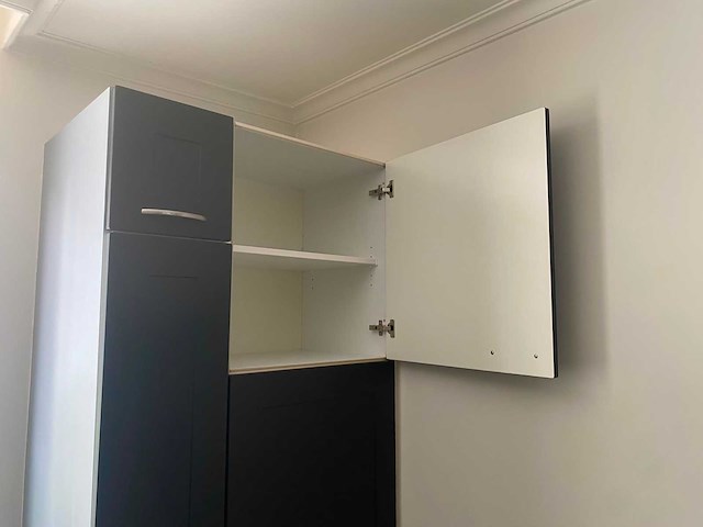 Keuken met apparatuur - afbeelding 15 van  26