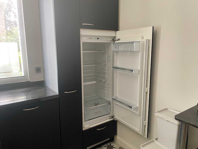 Keuken met apparatuur - afbeelding 16 van  26