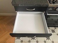 Keuken met apparatuur - afbeelding 11 van  26